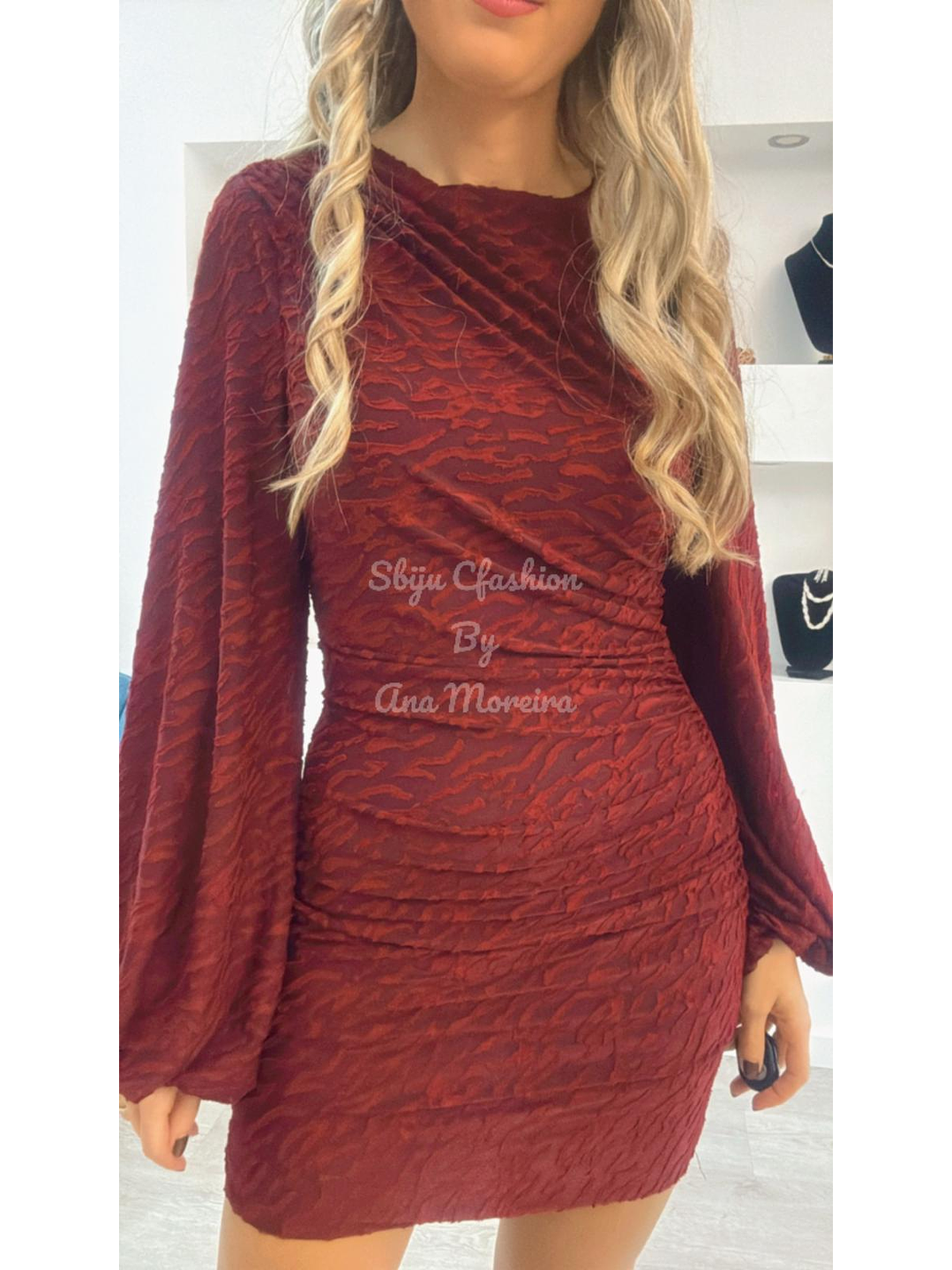 Vestido justo com manga balão 9