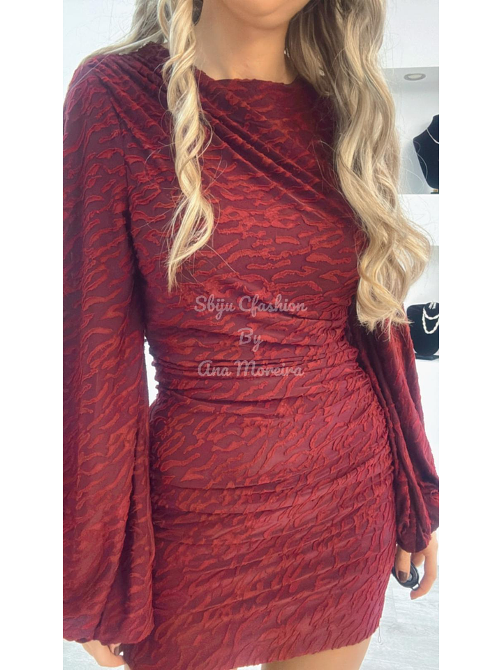 Vestido justo com manga balão 10