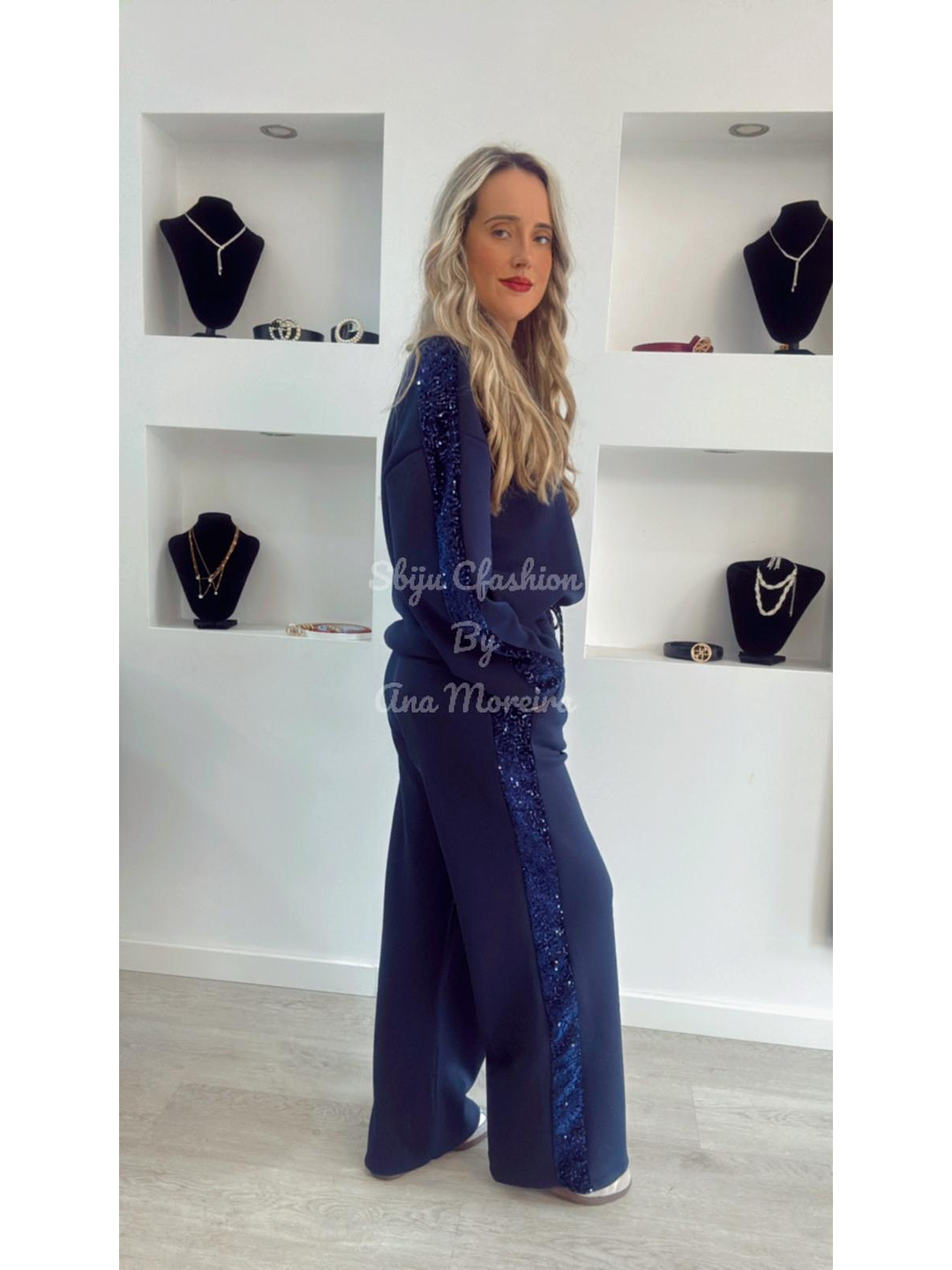 Fato de treino com risca lateral em lantejoulas - TU 7