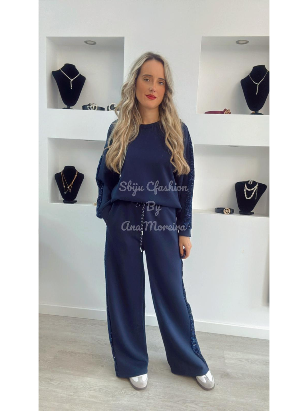 Fato de treino com risca lateral em lantejoulas - TU 6