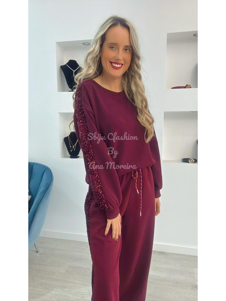 Fato de treino com risca lateral em lantejoulas - TU 12