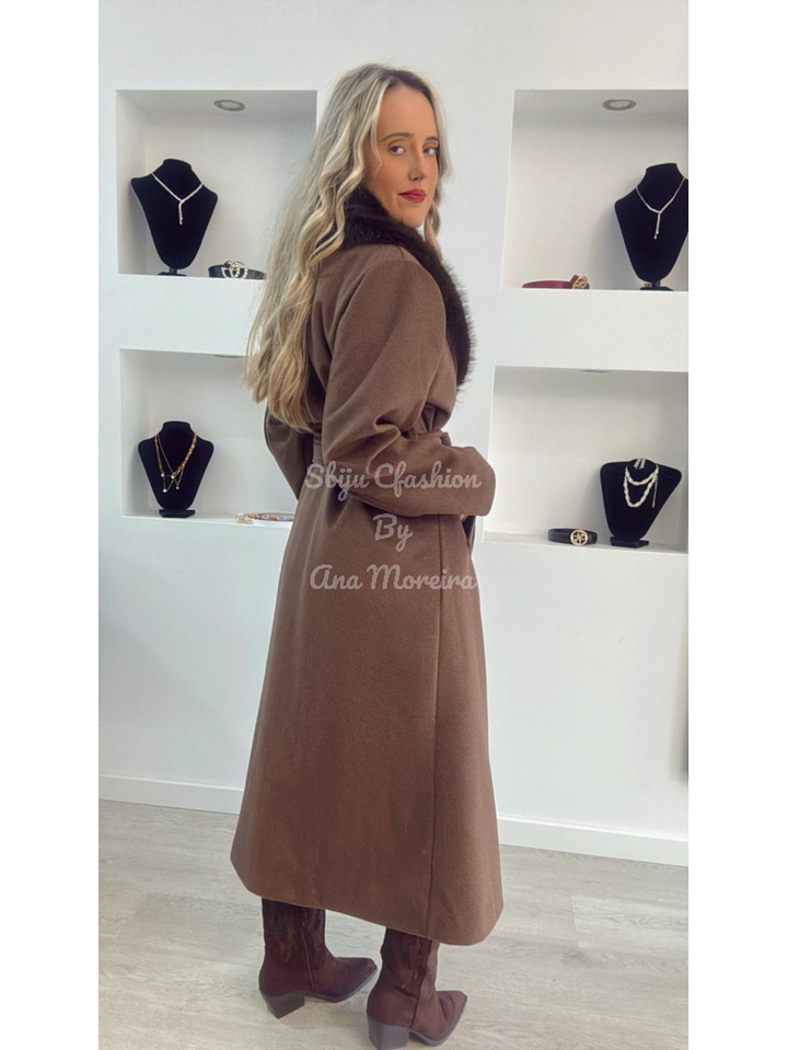 Casaco Comprido em Fazenda com Gola de Pelo Removível - TU 2