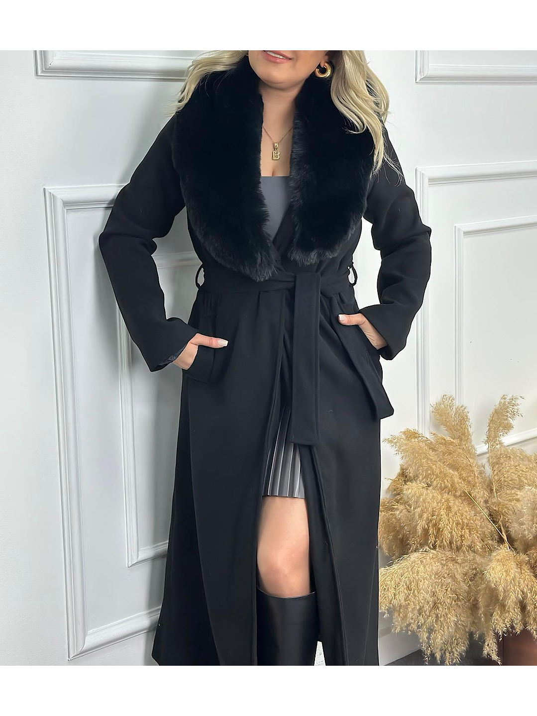 Casaco Comprido em Fazenda com Gola de Pelo Removível - TU 6