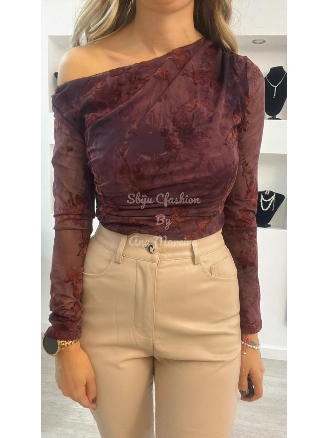 Body Assimétrico com Detalhes Aveludados 8