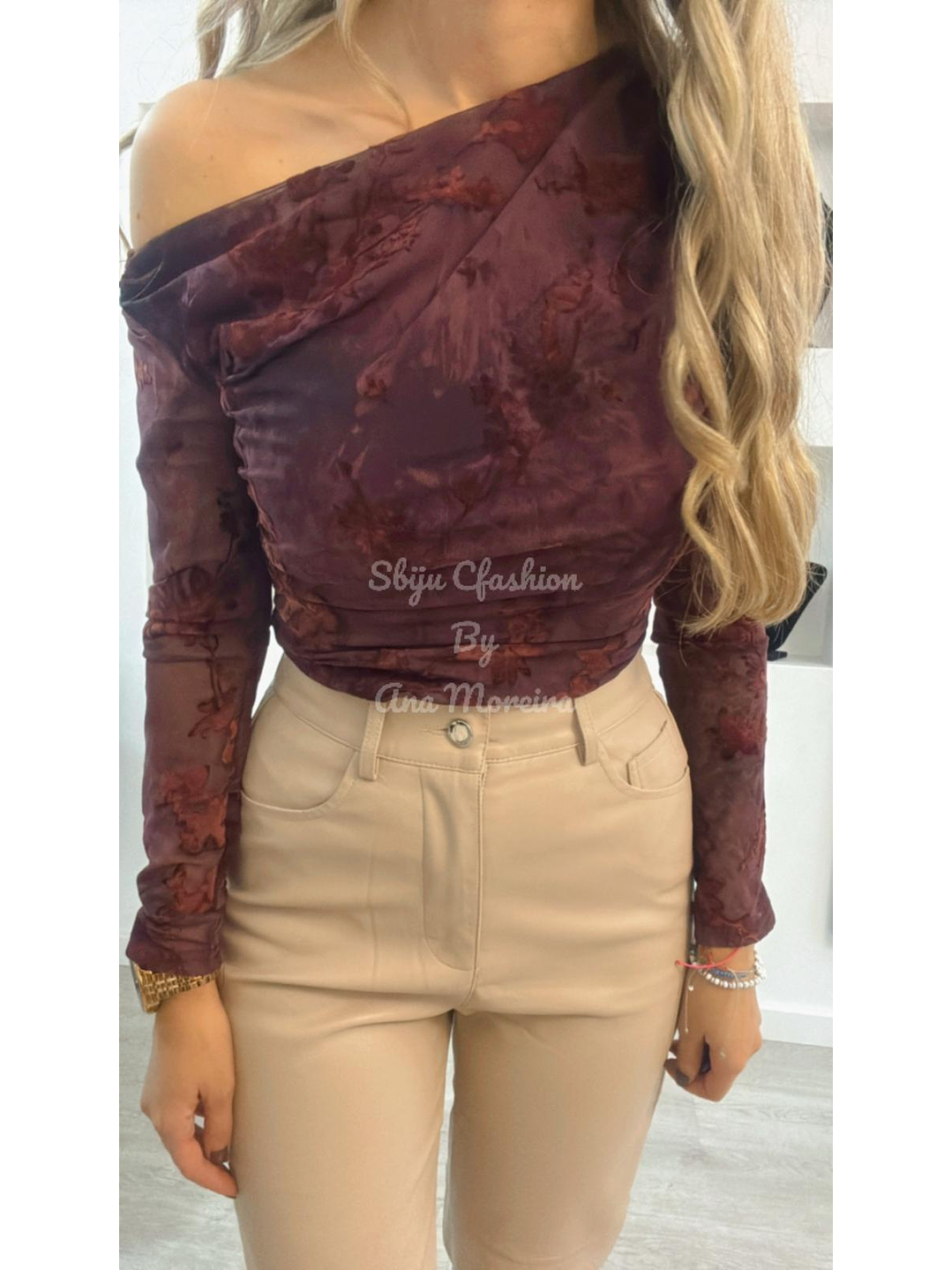 Body Assimétrico com Detalhes Aveludados 7