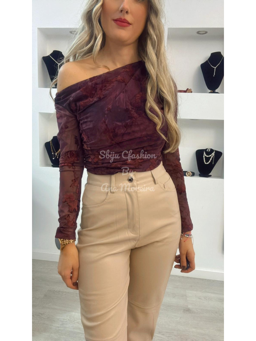 Body Assimétrico com Detalhes Aveludados 9