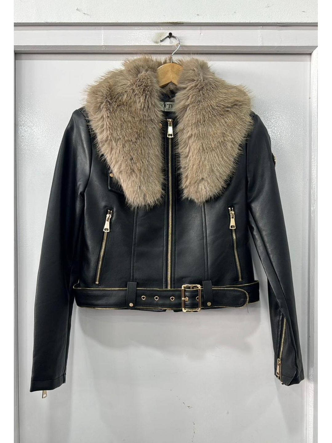 Casaca em Ecopele com Gola Removível 5