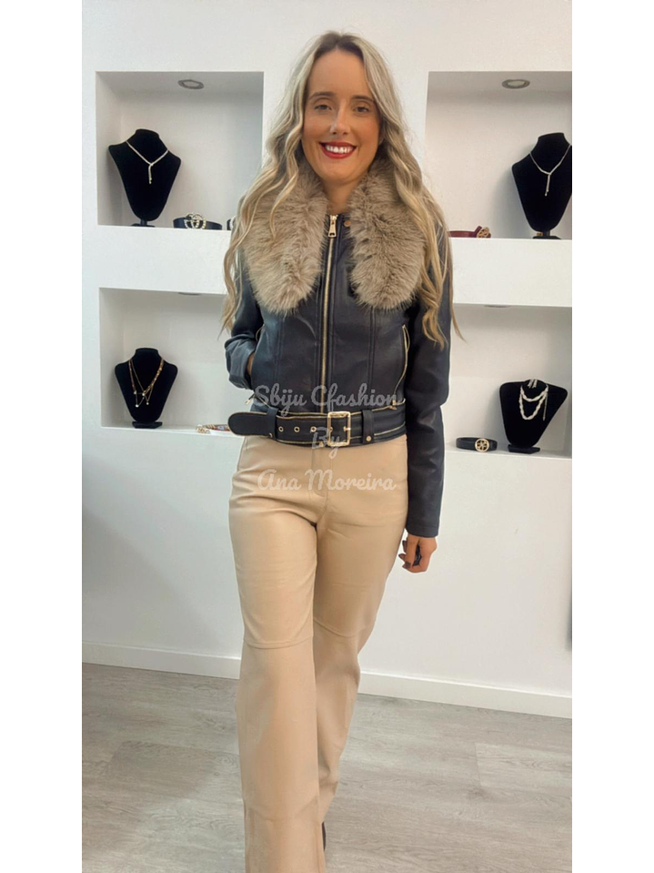 Casaca em Ecopele com Gola Removível 4