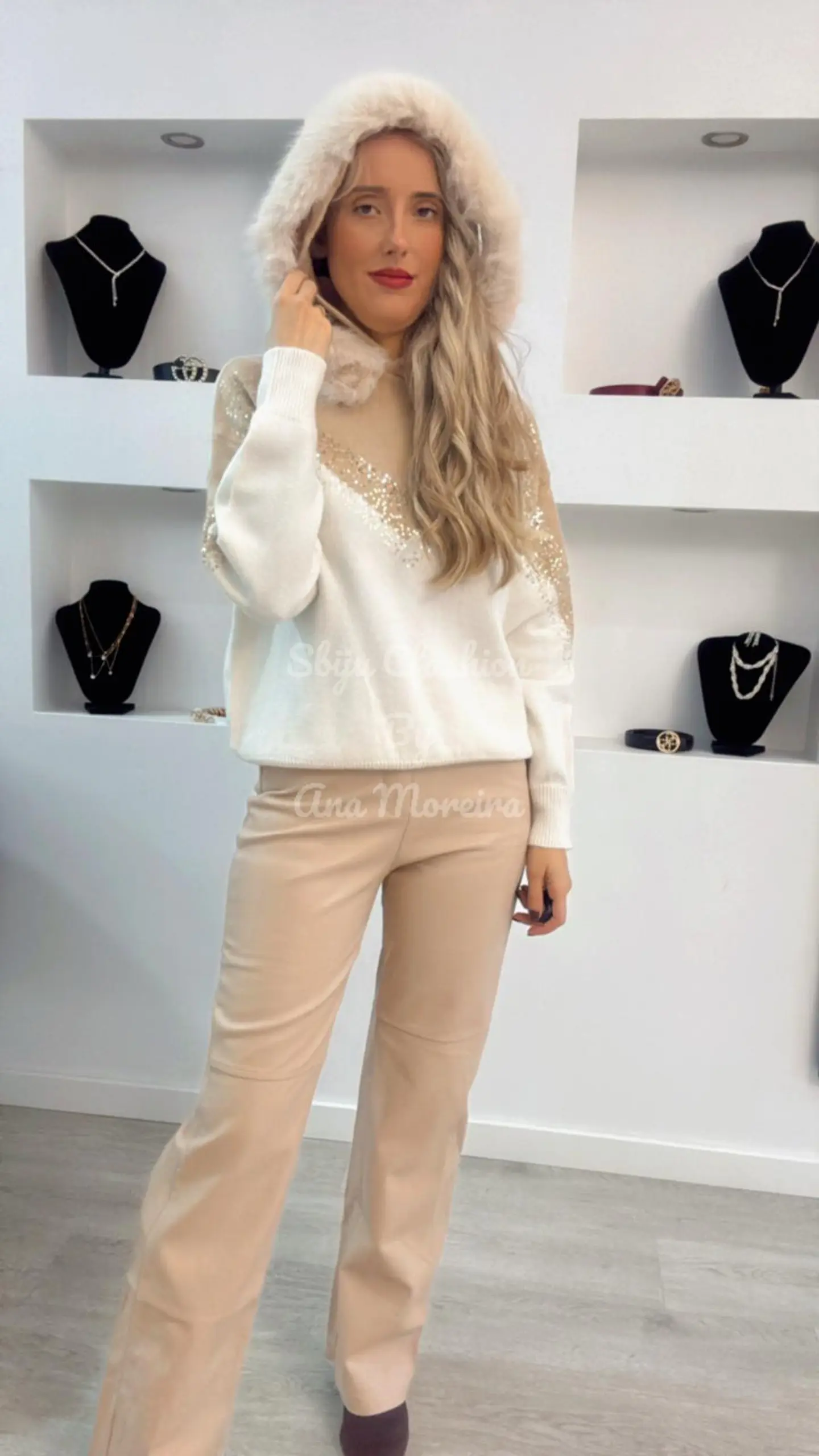 Calça em Ecopele Bege 5