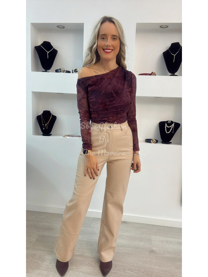 Calça em Ecopele Bege 1