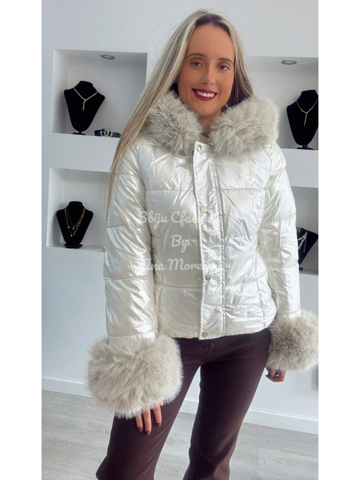 Kispo Branco Metalizado com Pelo Removível 5