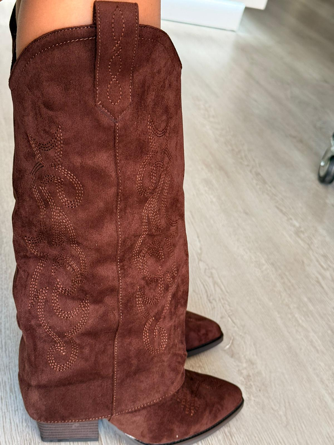 Bota Texana de Camurça com Cano Estilo Polaina (Cano Alto) 2