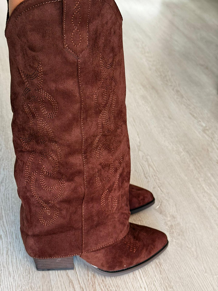 Bota Texana de Camurça com Cano Estilo Polaina (Cano Alto) 3