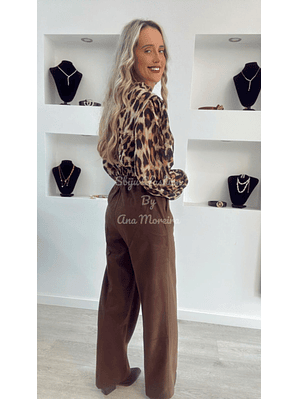 Calças Castanhas em Fazenda