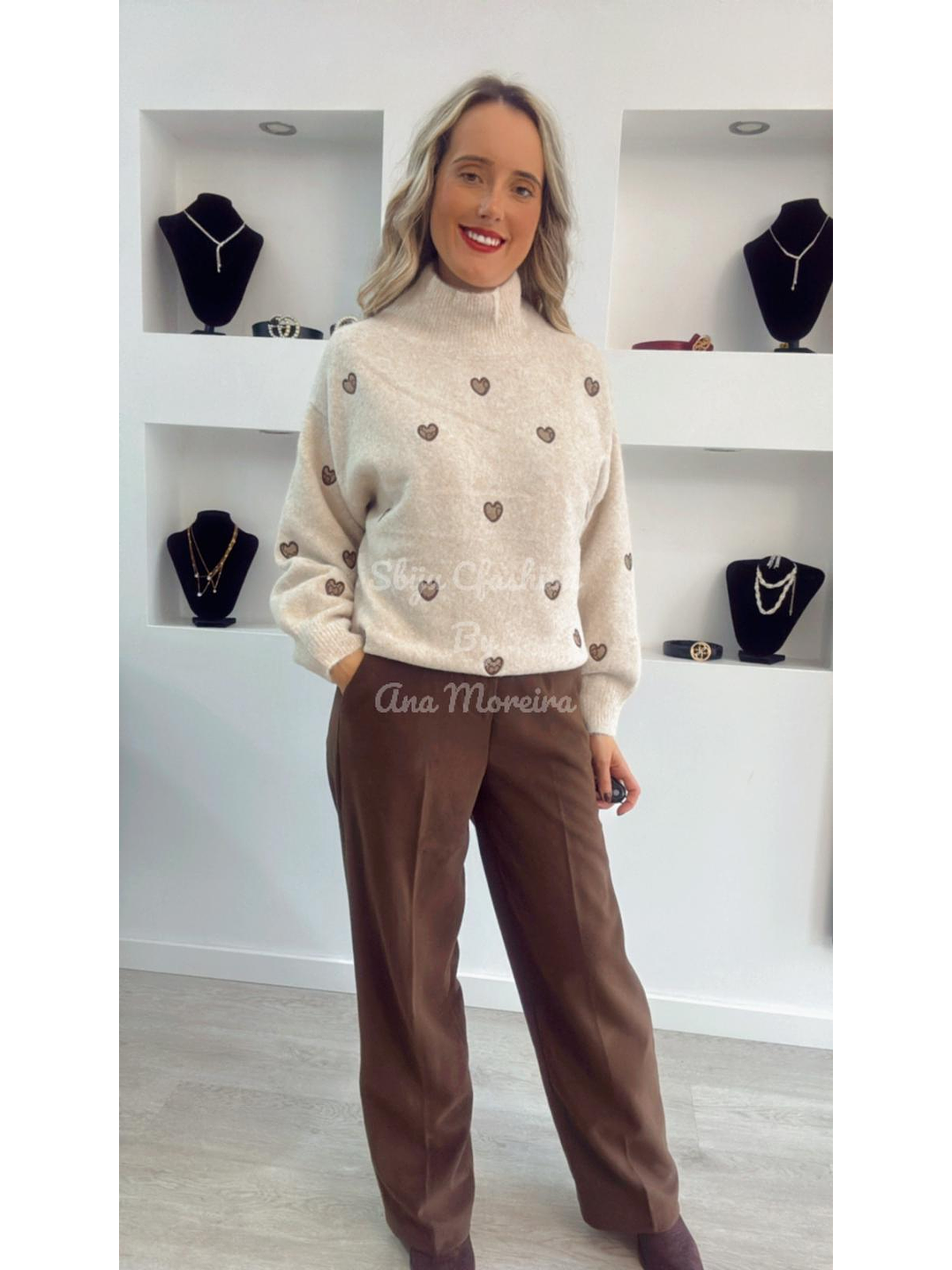 Camisola de Malha com Gola e Corações Castanhos - TU 1