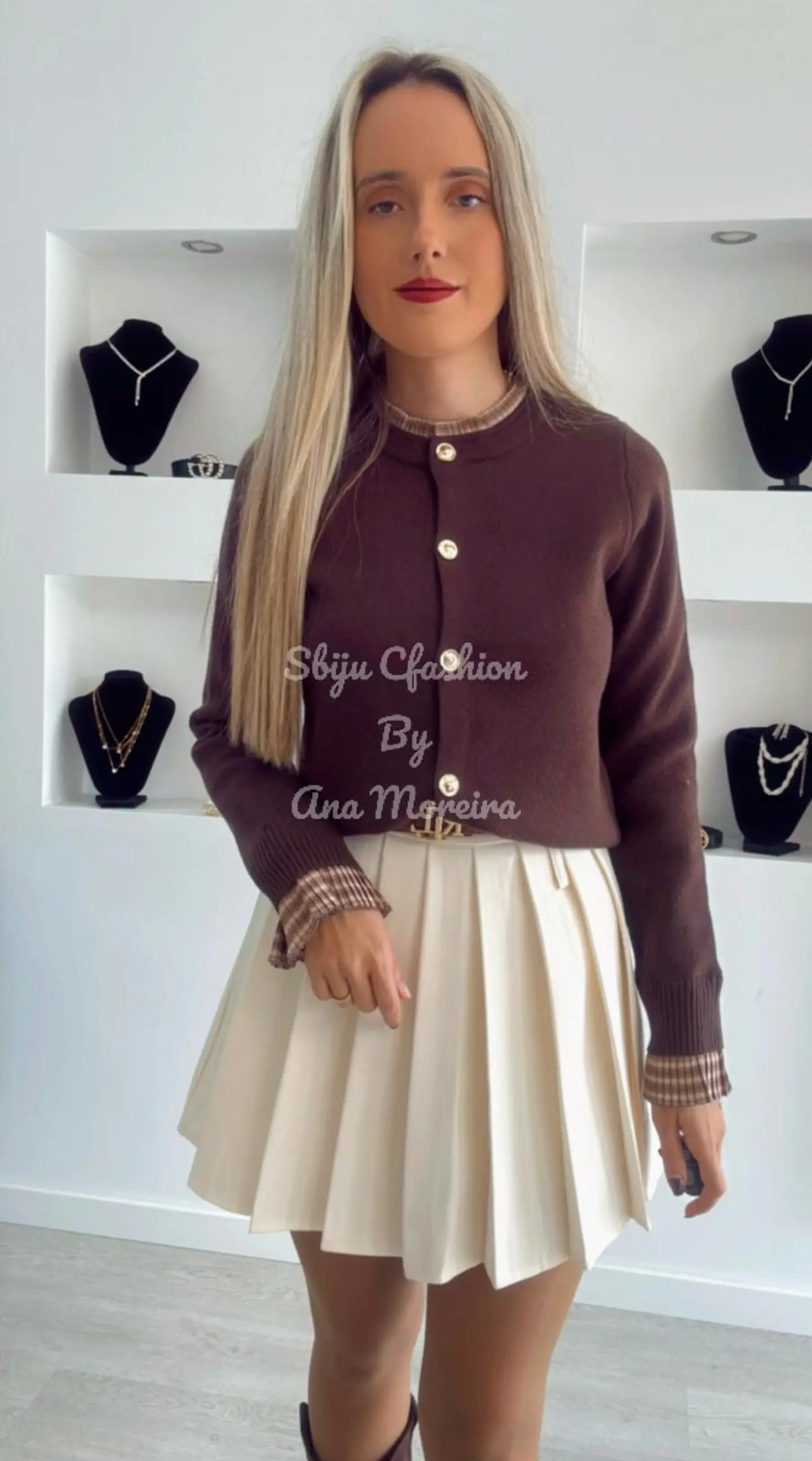 Casaco em Malha com Detalhe no Punho e na Gola - TU 3