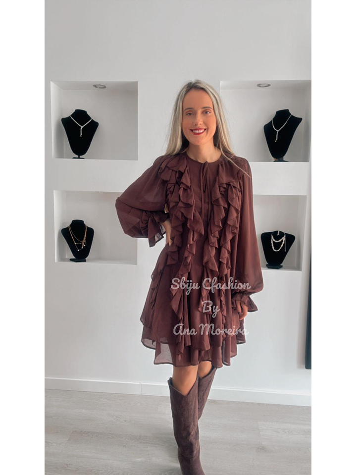 Vestido de Folhos com Textura em Relevo 3