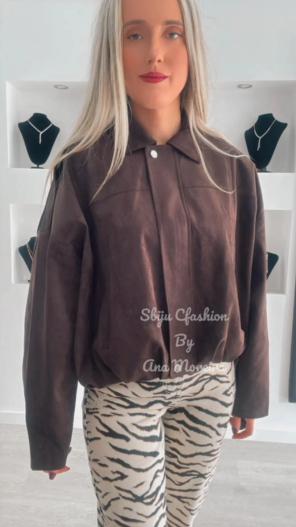 Casaco em Pele de Pêssego com Detalhe de Elástico na Cintura 5