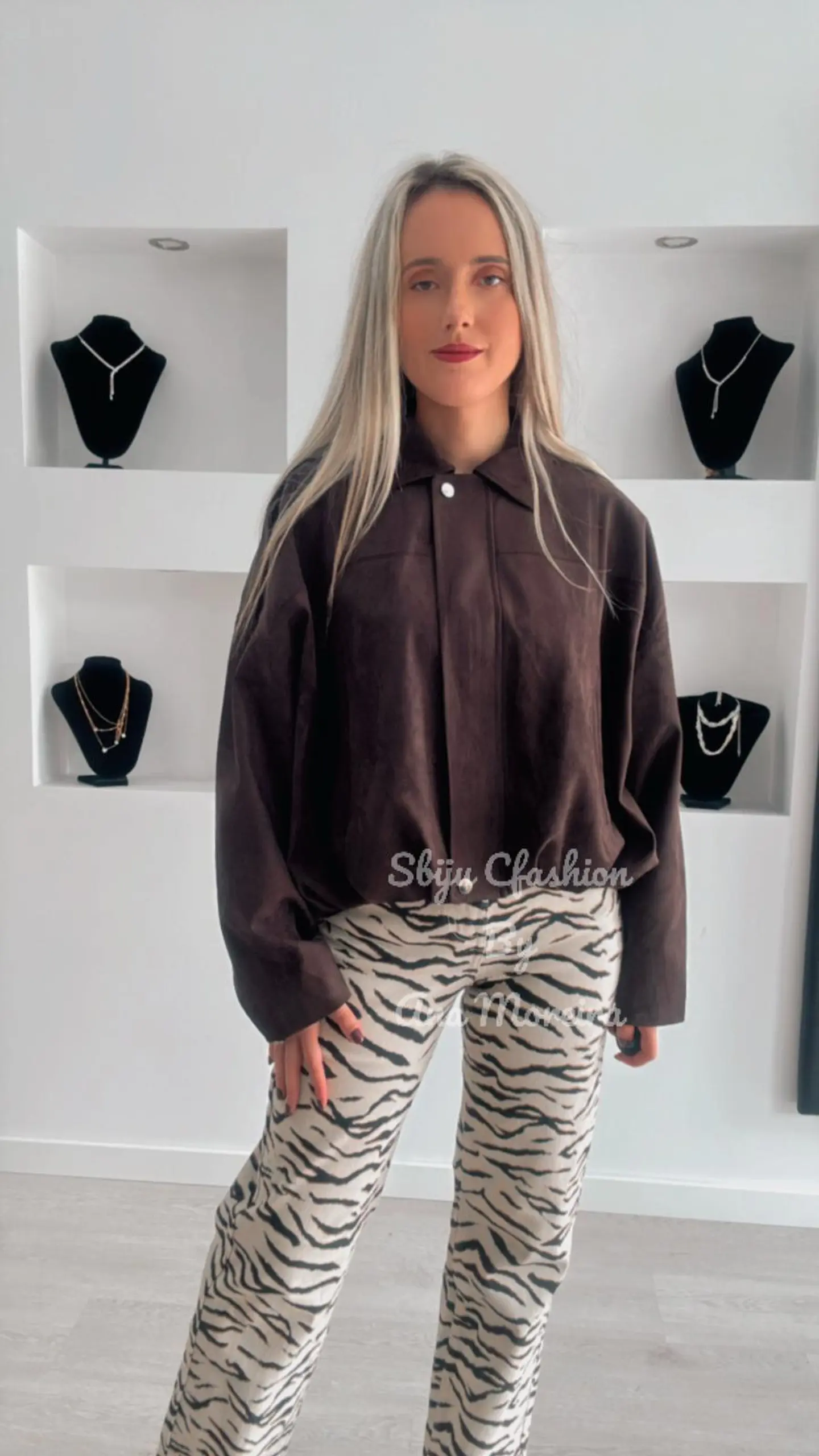 Casaco em Pele de Pêssego com Detalhe de Elástico na Cintura 4