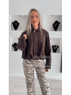 Casaco em Pele de Pêssego com Detalhe de Elástico na Cintura