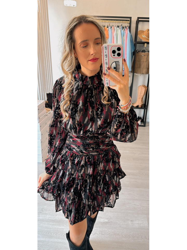 Vestido Preto com Folhos Estampado e Detalhes em Veludo 5