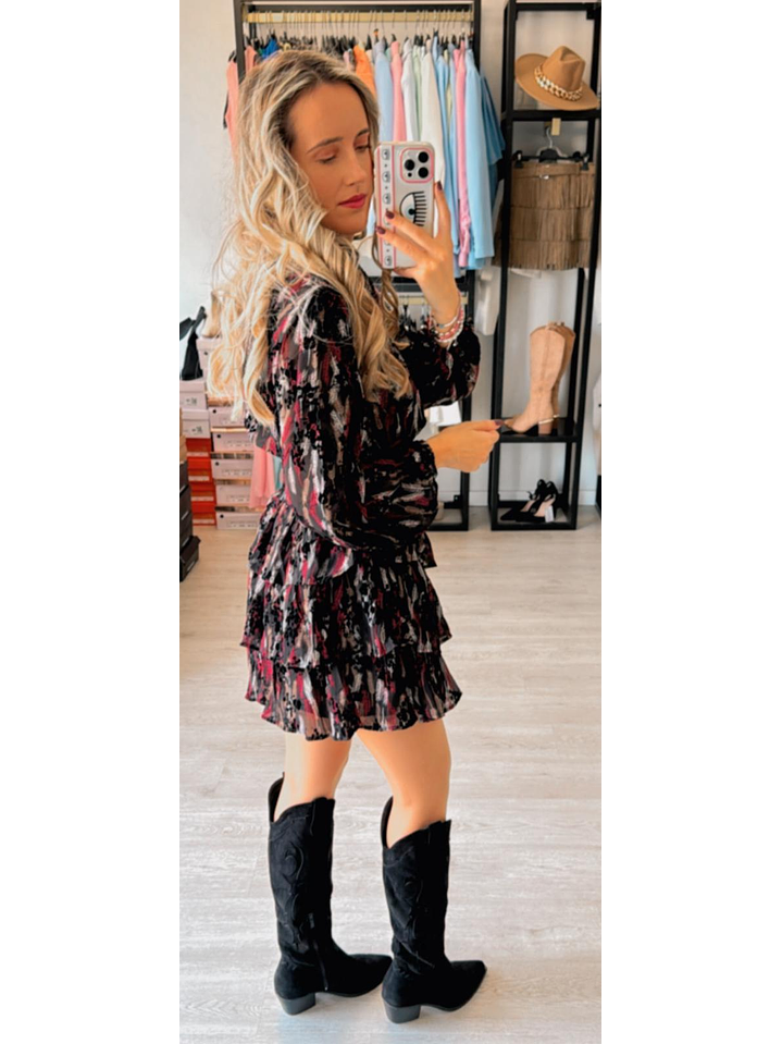 Vestido Preto com Folhos Estampado e Detalhes em Veludo 3