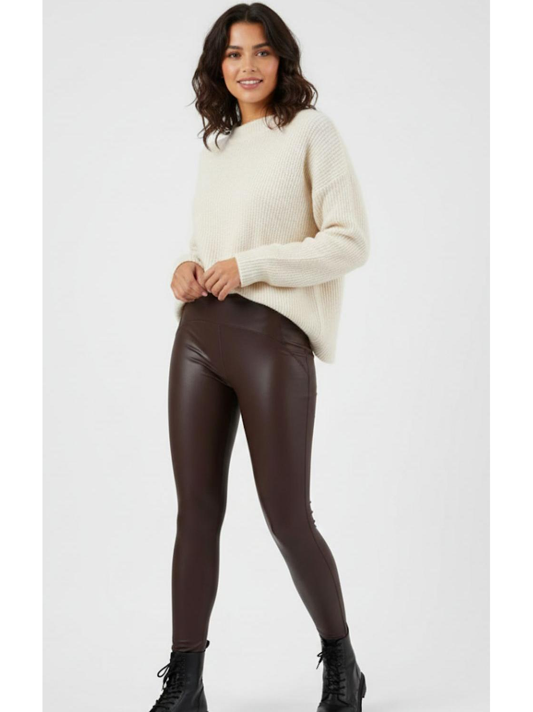 Leggings em ecopele cardadas 1