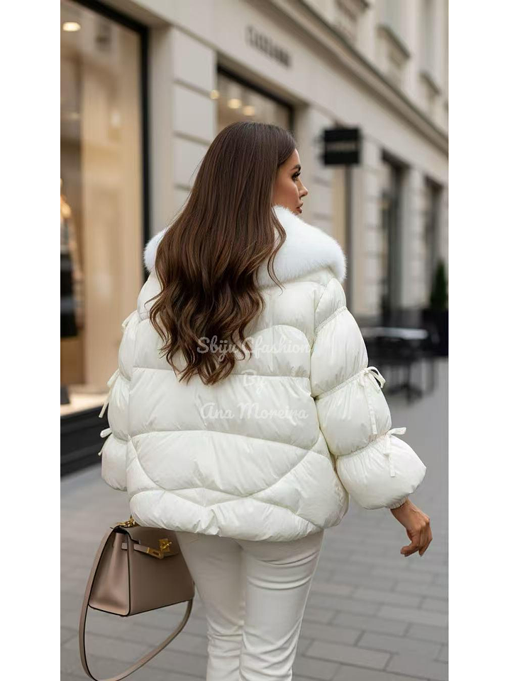 Kispo com detalhe de pelo na gola e laços nas mangas 6