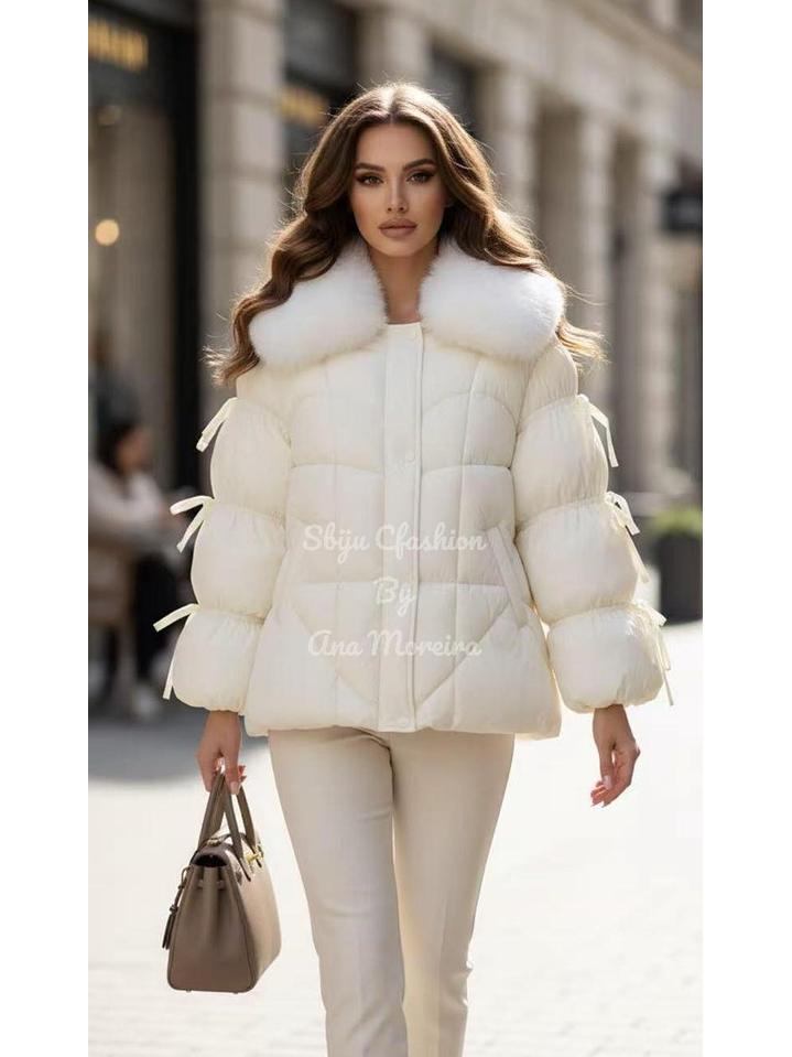 Kispo com detalhe de pelo na gola e laços nas mangas 8