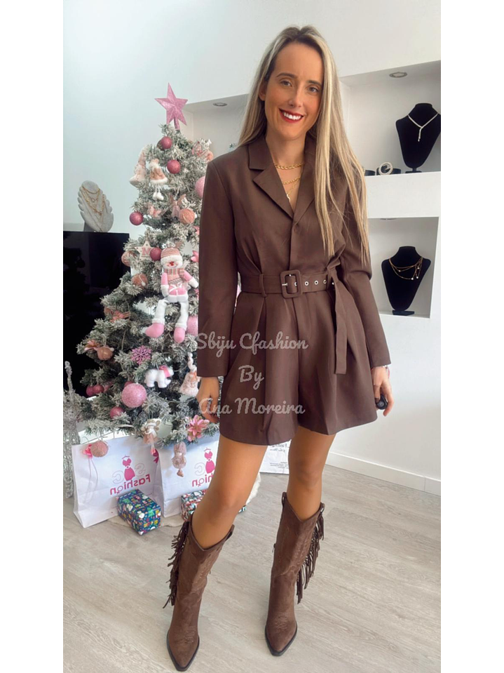 Macacão de calção castanho com cinto 1