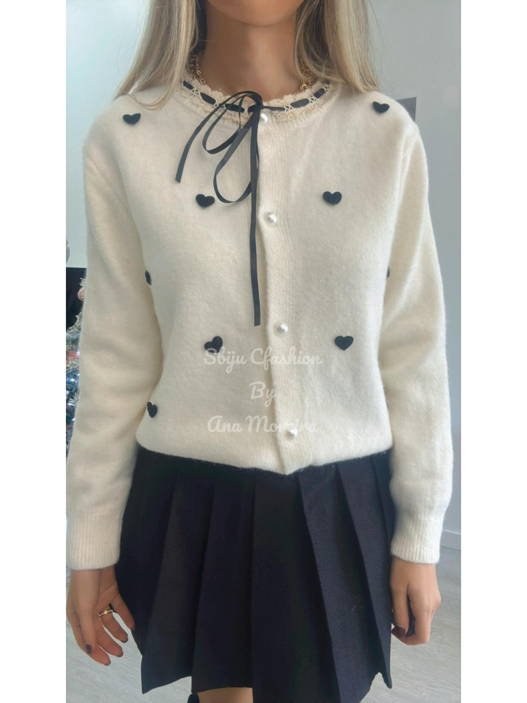 Casaco de malha com corações e botões em pérolas - TU 4