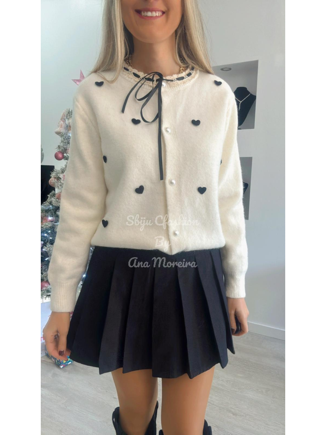 Casaco de malha com corações e botões em pérolas - TU 6