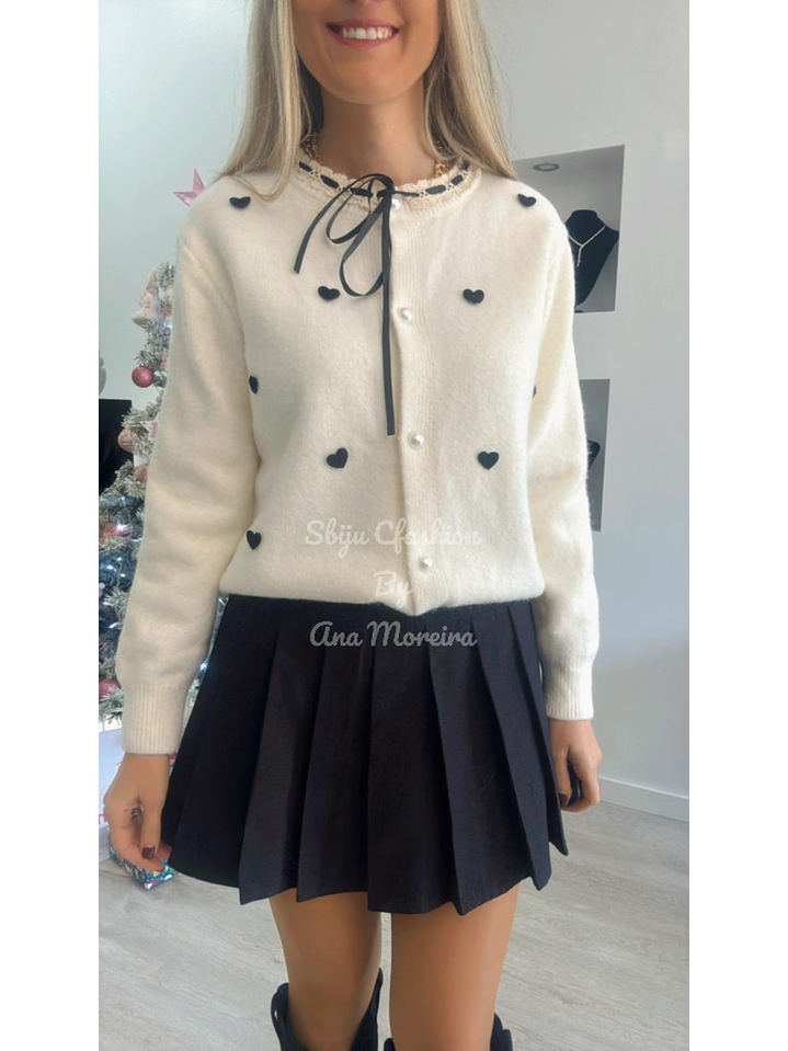 Casaco de malha com corações e botões em pérolas - TU 6