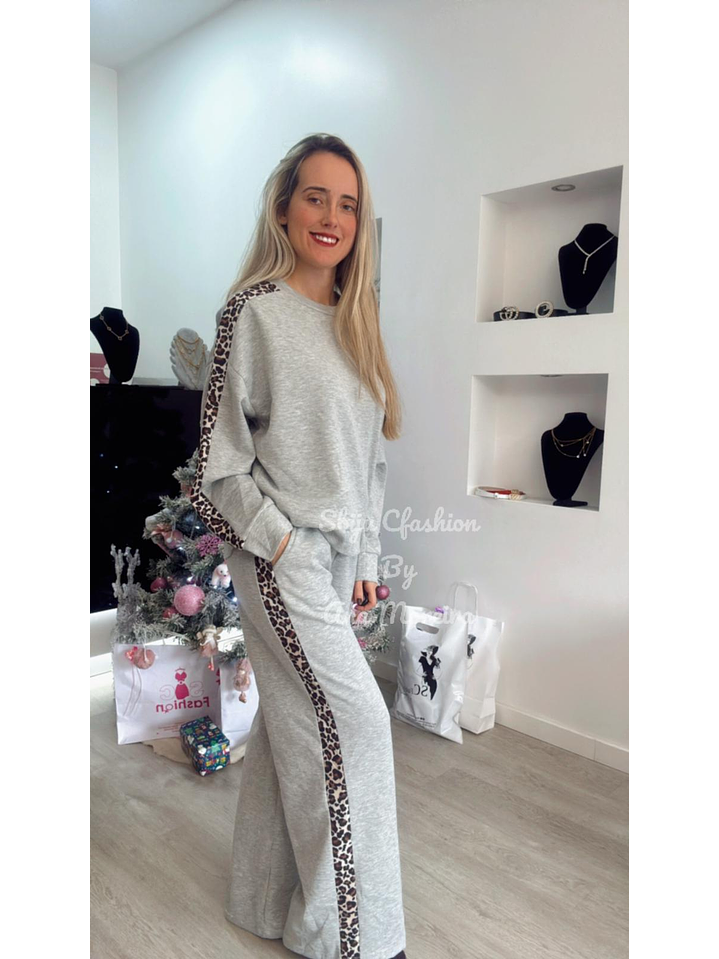 Fato de treino com risca em leopardo - TU 2