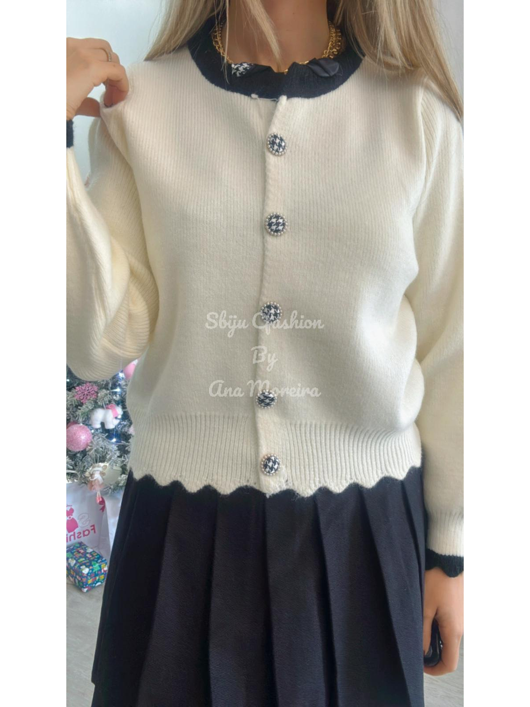 Casaco em malha com detalhe de lenço 3