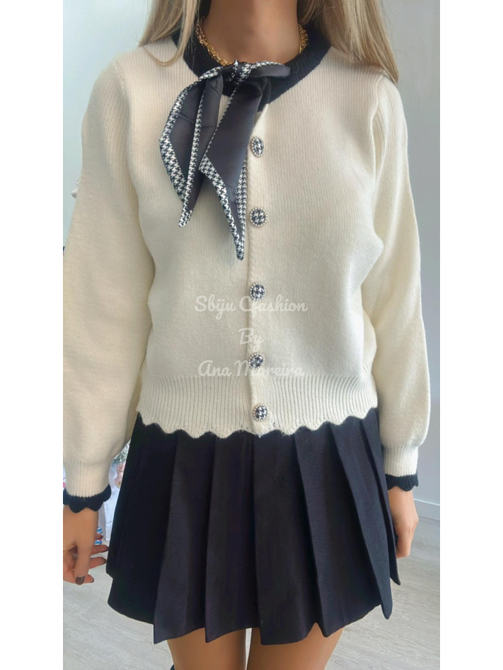 Casaco em malha com detalhe de lenço 5