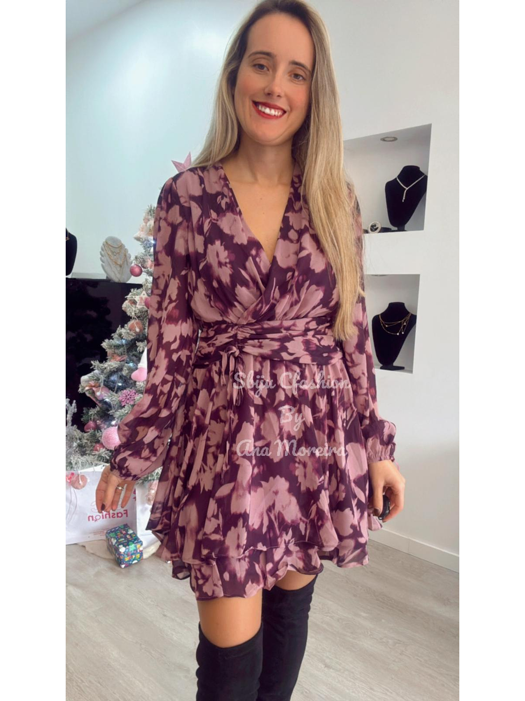 Vestido estampado com decote e detalhe na cinta 3