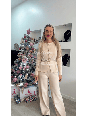 Conjunto em malha com cinto e botões dourados - TU