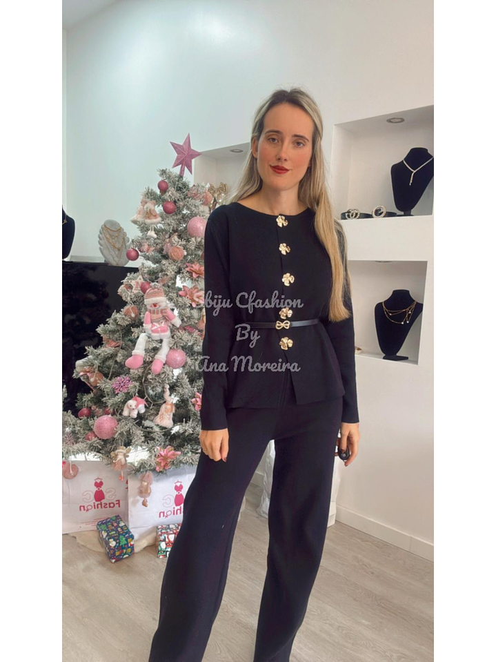 Conjunto em malha com cinto e botões dourados - TU 11