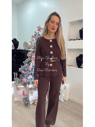 Conjunto em malha com cinto e botões dourados - TU