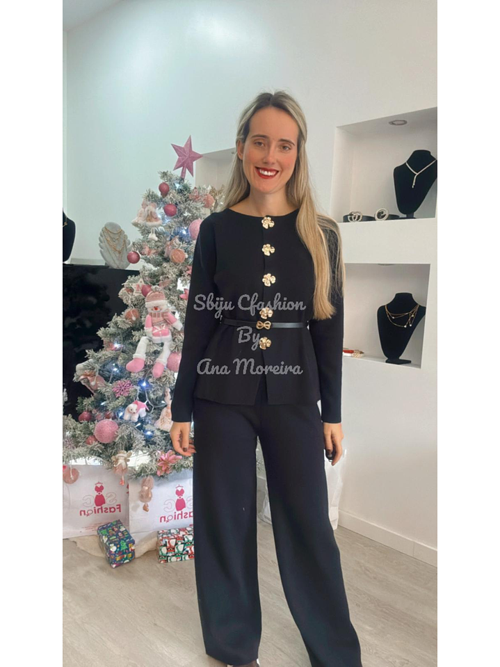 Conjunto em malha com cinto e botões dourados - TU 12