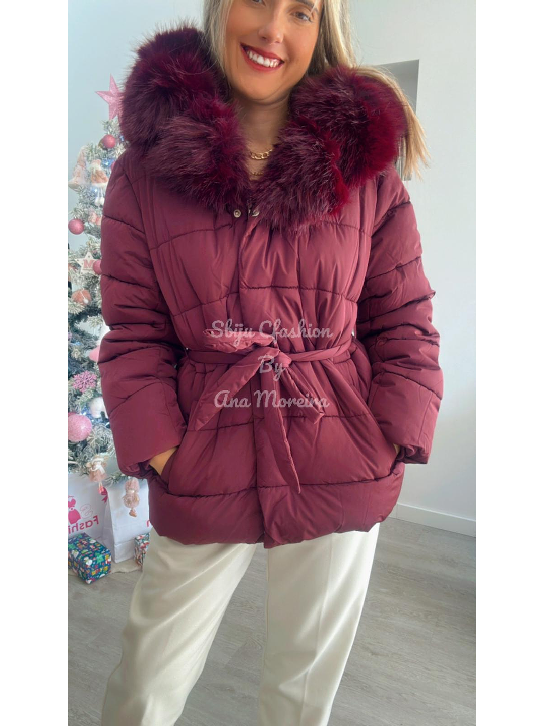 Kispo com pelo removível e cinto 9