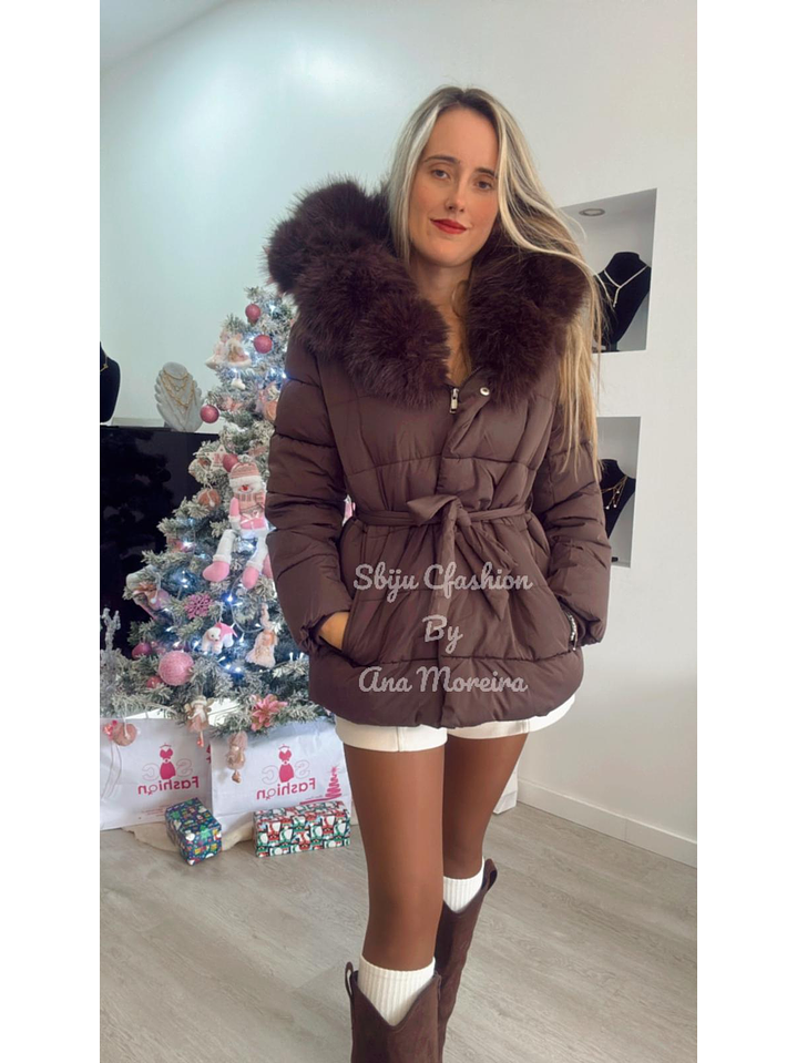 Kispo com pelo removível e cinto 4