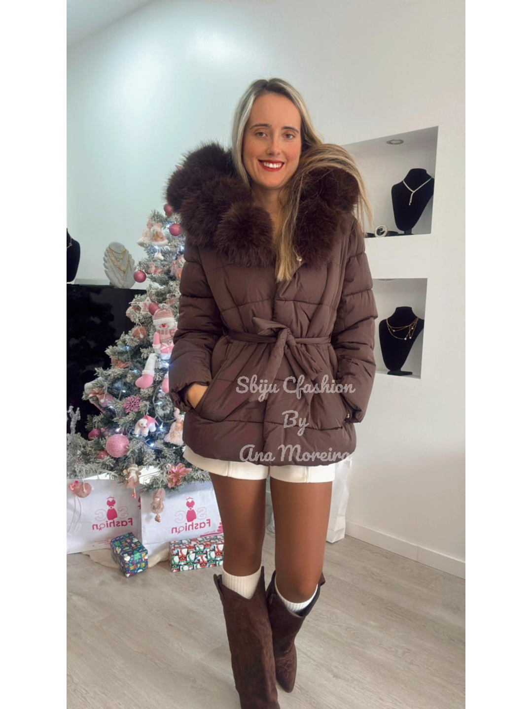 Kispo com pelo removível e cinto 6