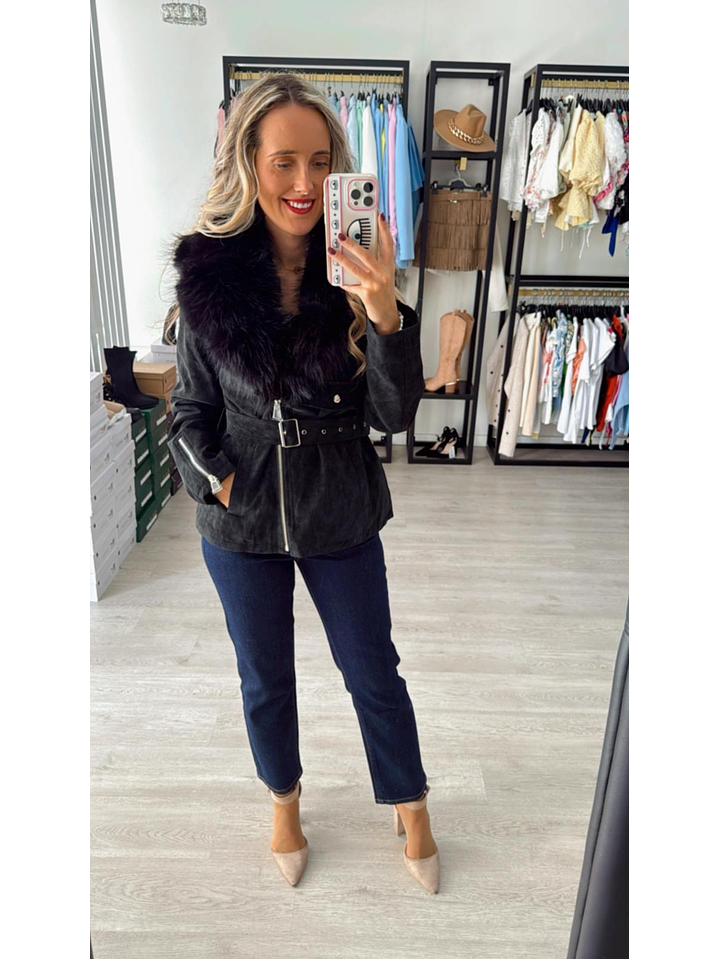 Casaco com cinto e pelo removível 3