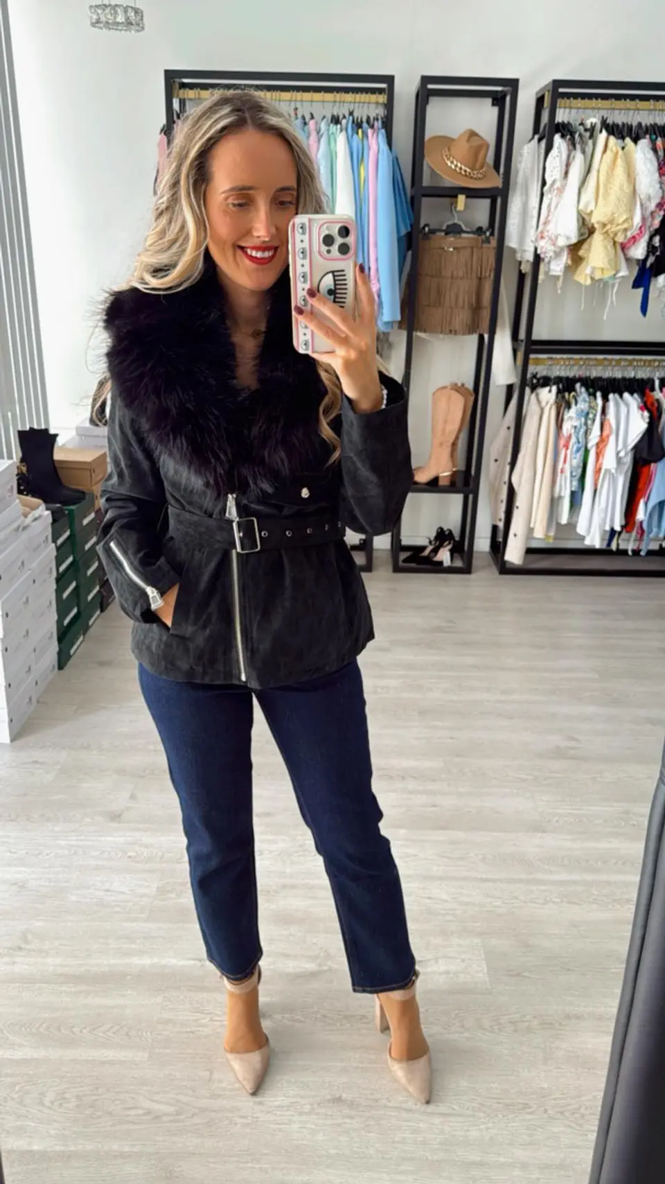 Casaco com cinto e pelo removível 3