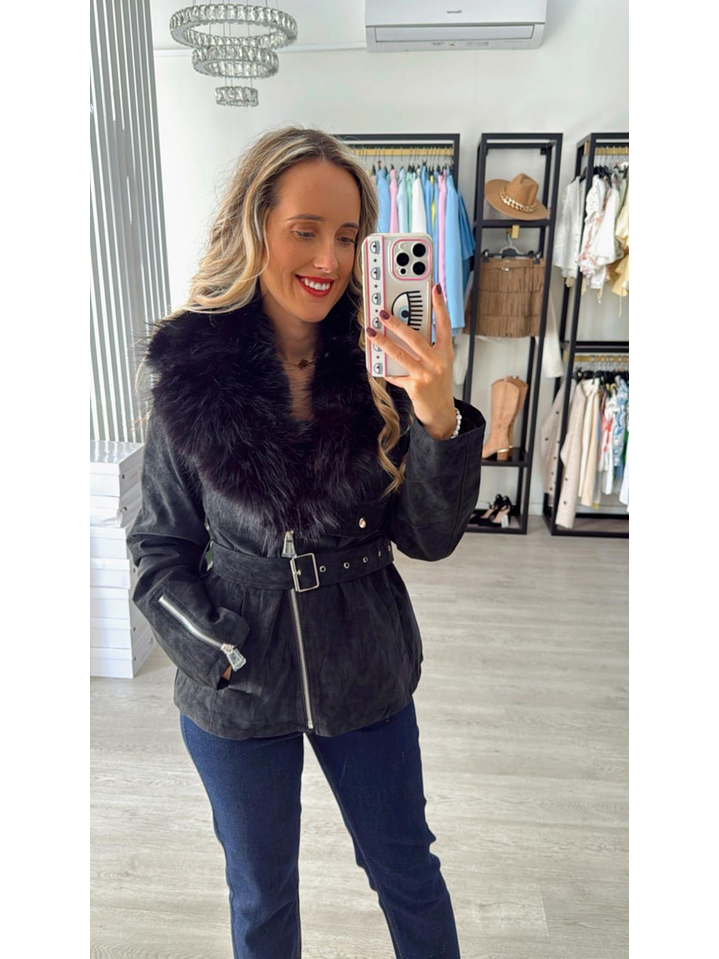 Casaco com cinto e pelo removível 4