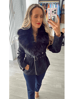 Casaco com cinto e pelo removível