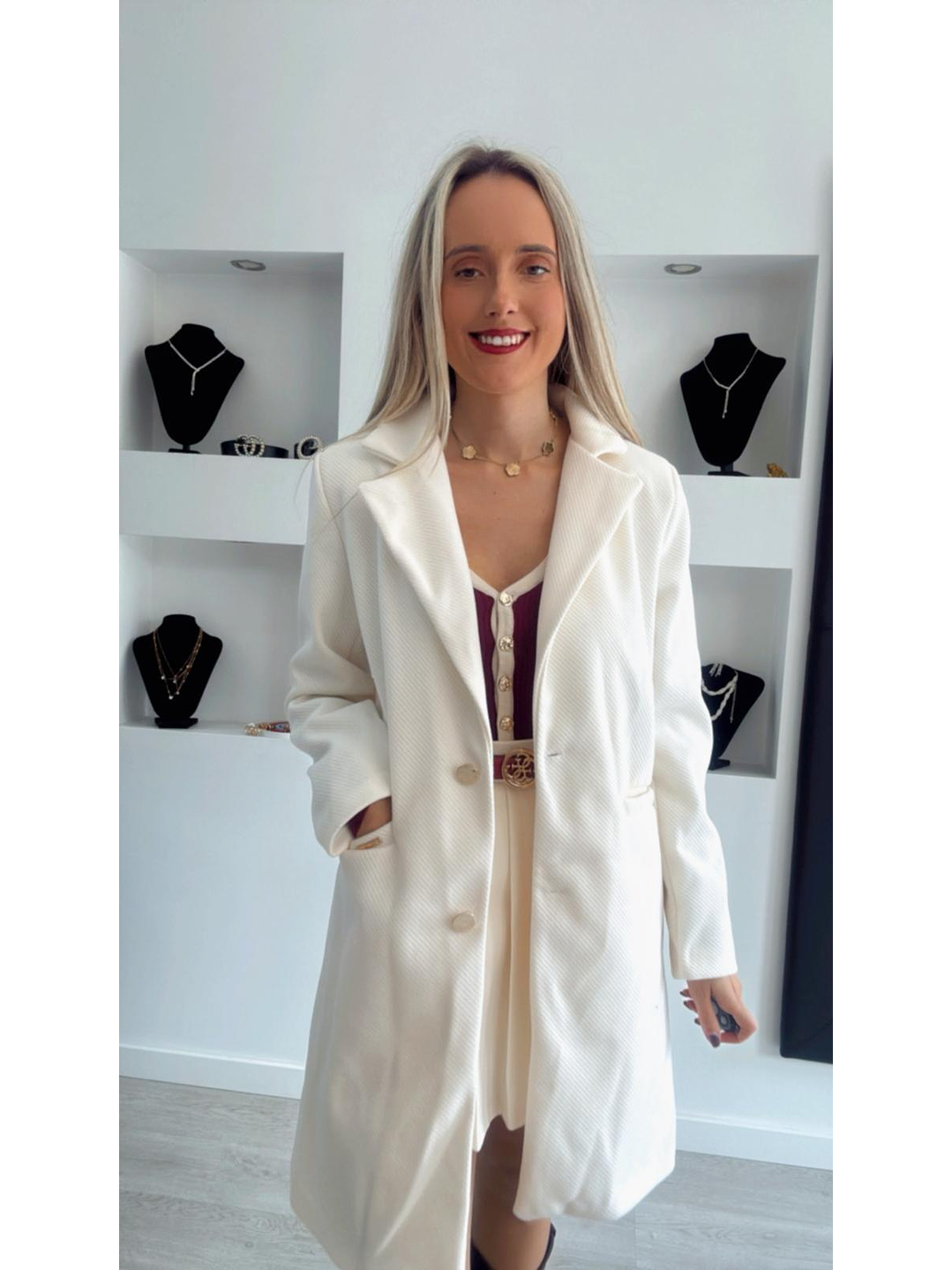 Casaco em fazenda com botões dourados - TU 4