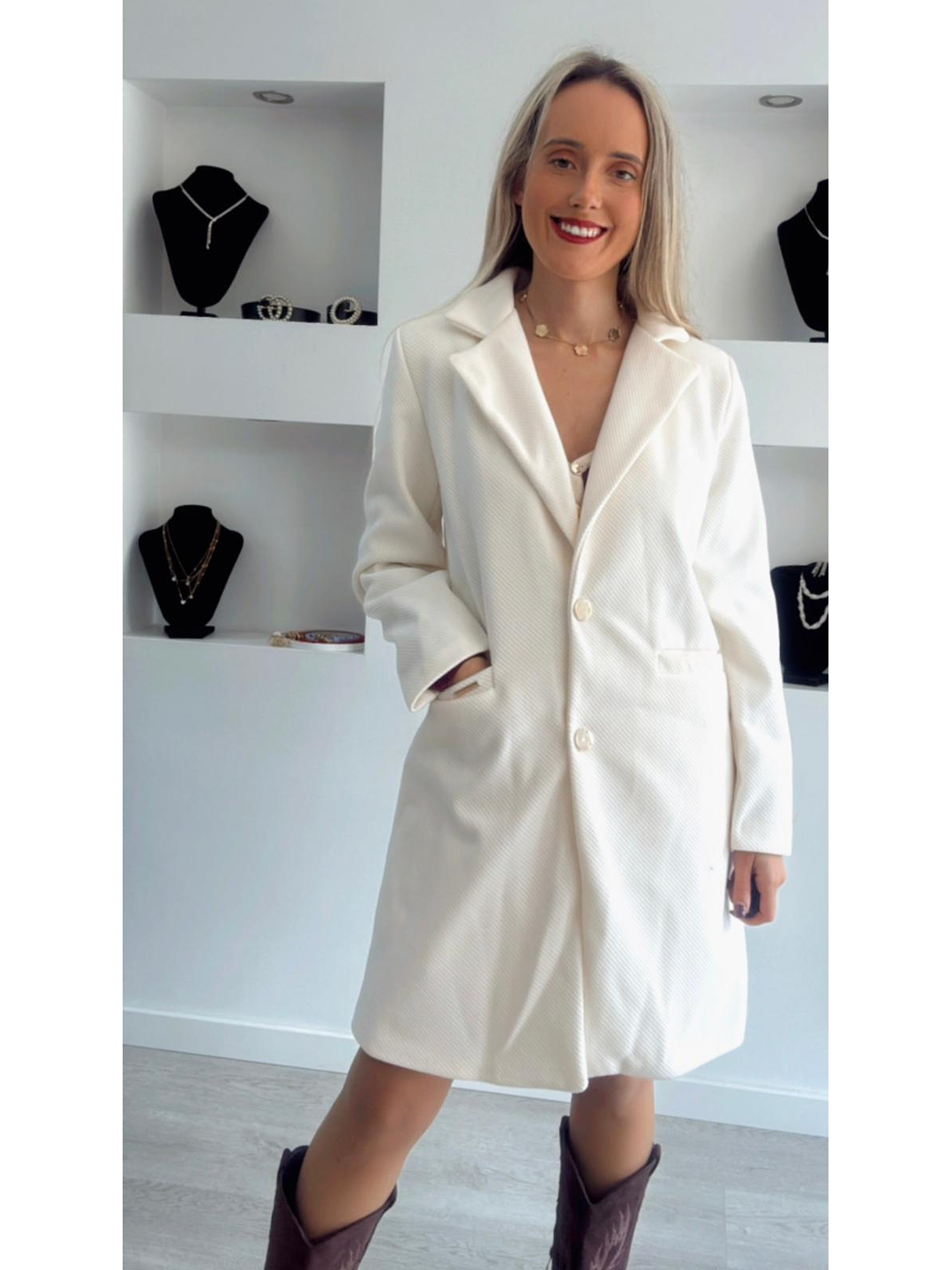 Casaco em fazenda com botões dourados - TU 6